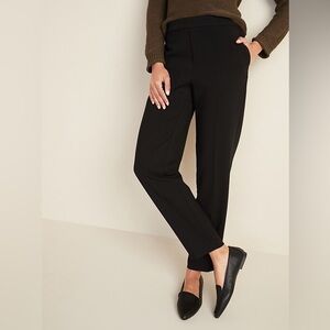 Old Navy Pull On Pants in Black Jack